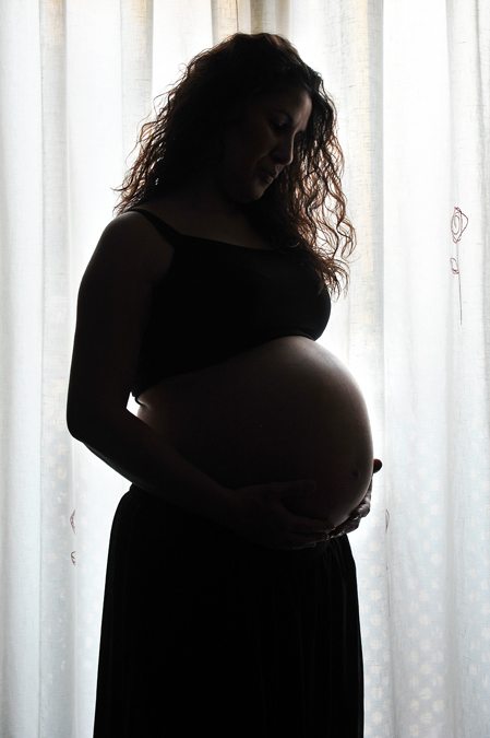 foto de embarazada contraluz