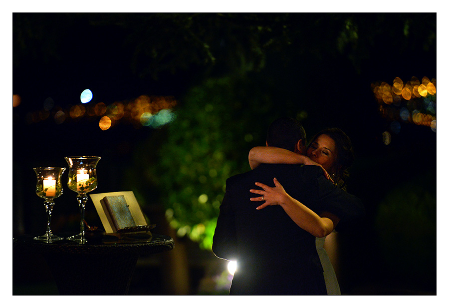 abrazo novios. Fotgrafo Bodas Toledo | Javier Tordesillas - Fotgrafo