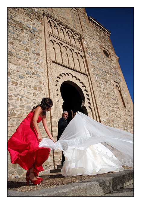 entrada novia. Fotgrafo Bodas Toledo | Javier Tordesillas - Fotgrafo