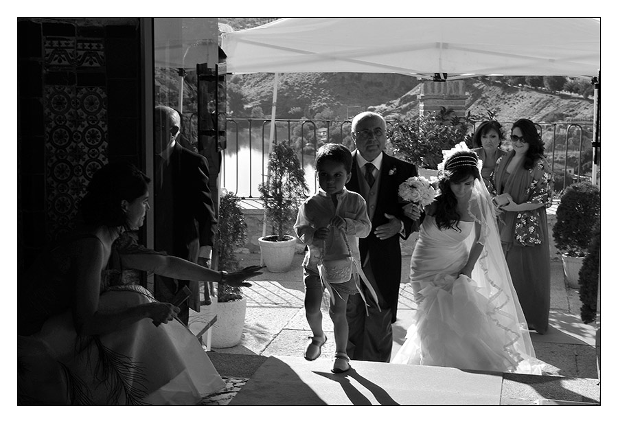 entrada novia. Fotgrafo Bodas Toledo | Javier Tordesillas - Fotgrafo