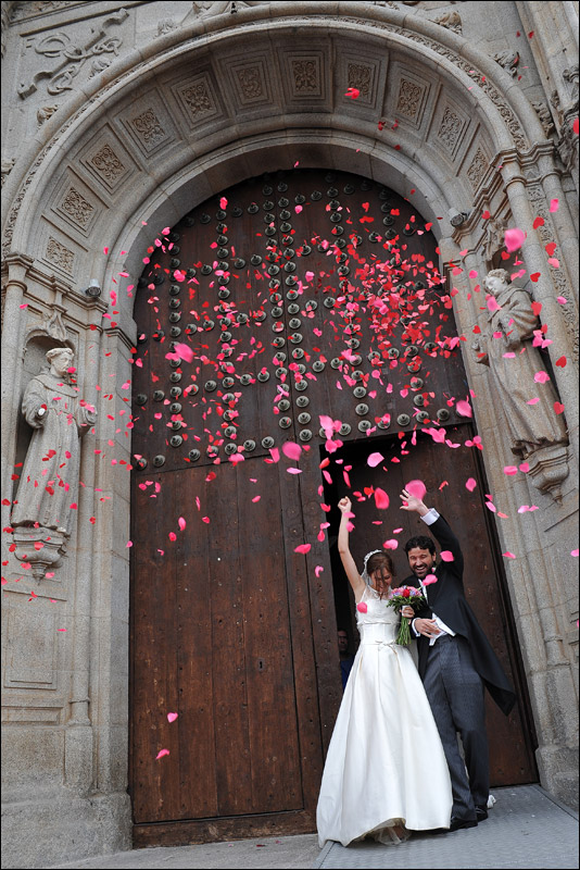 salida iglesia. Fotgrafo Bodas Toledo | Javier Tordesillas - Fotgrafo